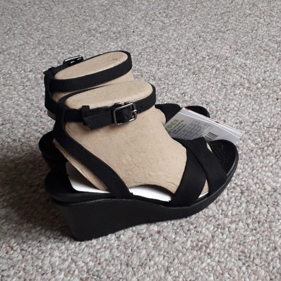 CROCS Shoes - NWT Crocs Adjustable Ankle Strap Comfort Sanda